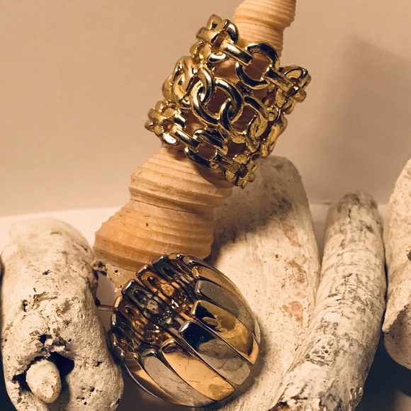 Two Gold and Silver Toned Rings - Picture 2 of 4